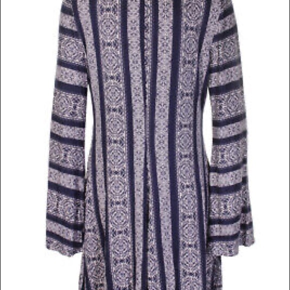 Teeze Me Navy/off white Printed Bell Sleeve Sheath Dress - Picture 2 of 3